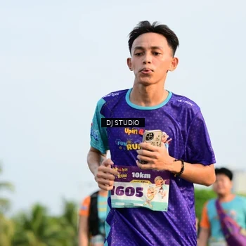 Runner Photo 8350632