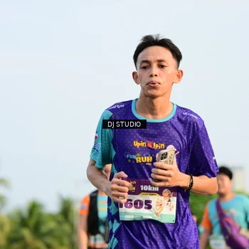 Runner Photo 8350641