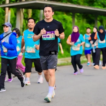 Runner Photo 8350723