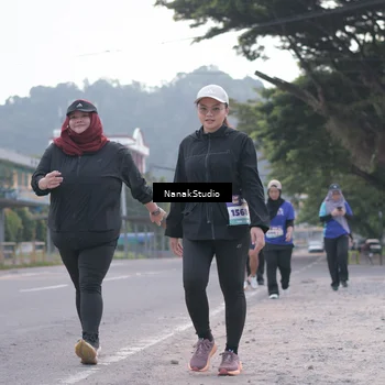 Runner Photo 8350871