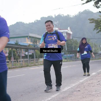 Runner Photo 8351075