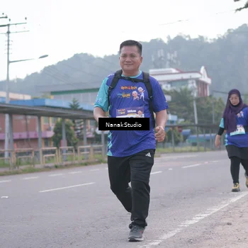 Runner Photo 8351086