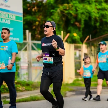 Runner Photo 8351172