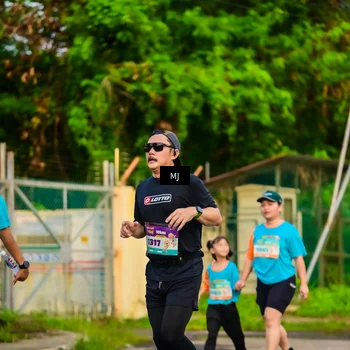 Runner Photo 8351174
