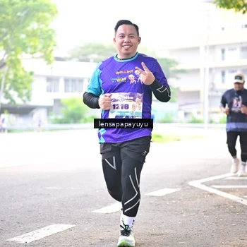 Runner Photo 8351242