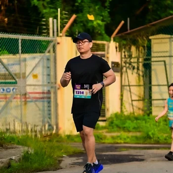 Runner Photo 8351516