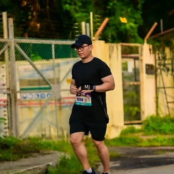 Runner Photo 8351519