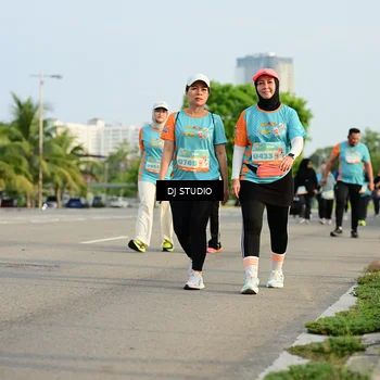Runner Photo 8352035