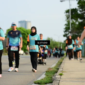 Runner Photo 8352354