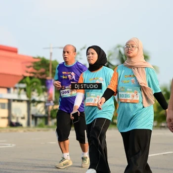 Runner Photo 8353043