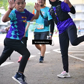 Runner Photo 8353159