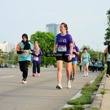 Runner Photo 8353684