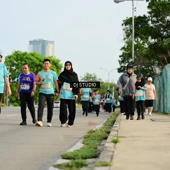 Runner Photo 8353903