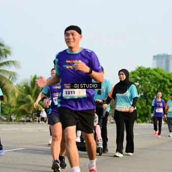Runner Photo 8354540