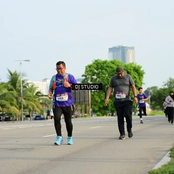 Runner Photo 8354641