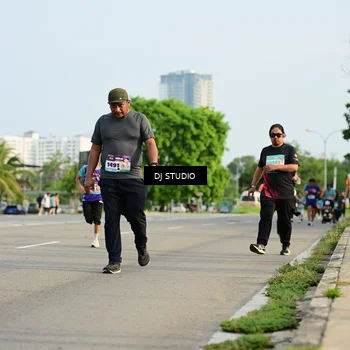Runner Photo 8354651