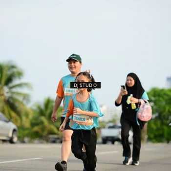 Runner Photo 8355003