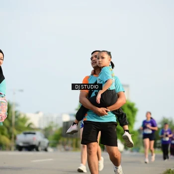Runner Photo 8355011
