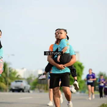 Runner Photo 8355012