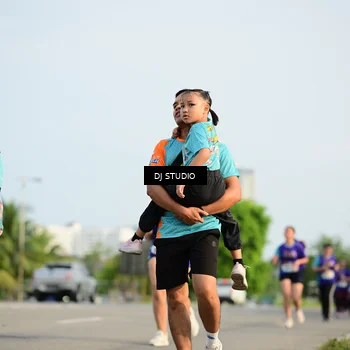 Runner Photo 8355013