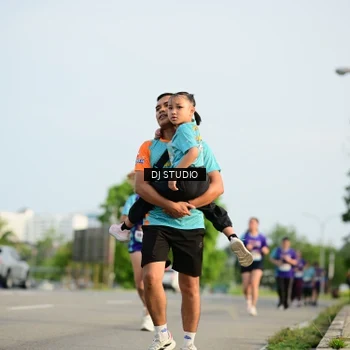 Runner Photo 8355014