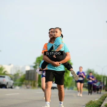 Runner Photo 8355016