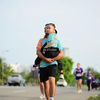 Runner Photo 8355017