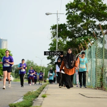 Runner Photo 8355024
