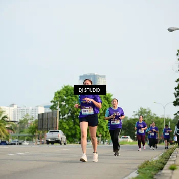 Runner Photo 8355028