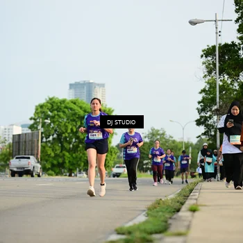 Runner Photo 8355038