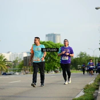 Runner Photo 8355302