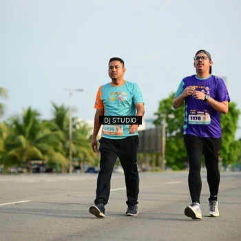 Runner Photo 8355311