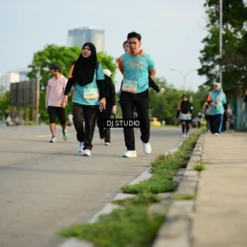 Runner Photo 8355368