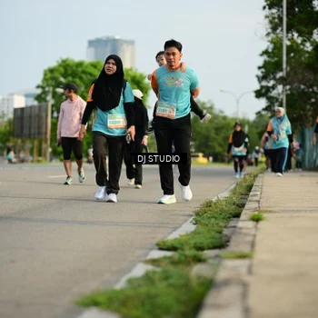 Runner Photo 8355372