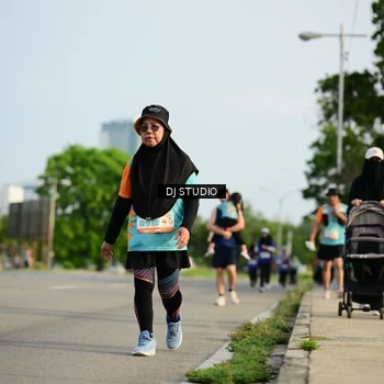 Runner Photo 8355442