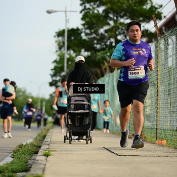 Runner Photo 8355448