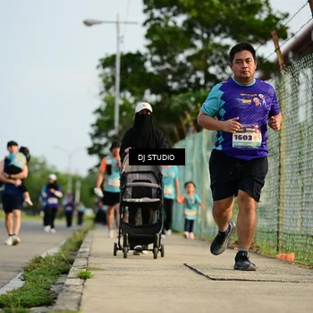 Runner Photo 8355449
