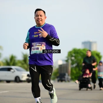 Runner Photo 8355699