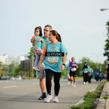 Runner Photo 8356060