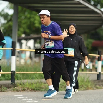 Runner Photo 8356417