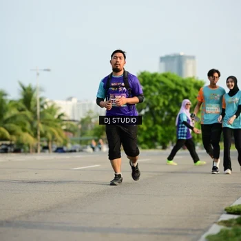 Runner Photo 8356425