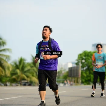 Runner Photo 8356473