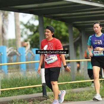 Runner Photo 8356643