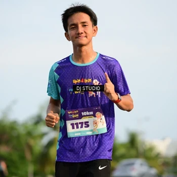 Runner Photo 8356671