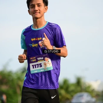 Runner Photo 8356675