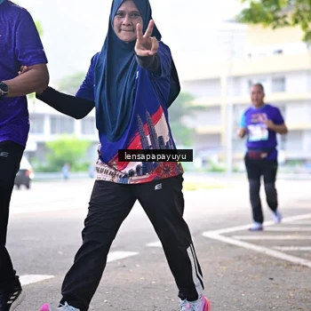 Runner Photo 8356761