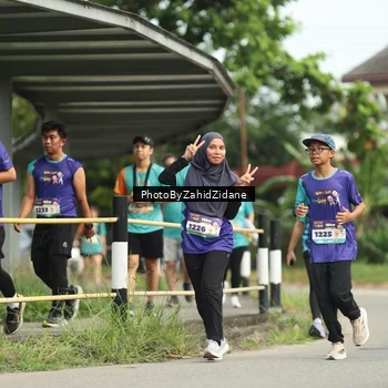 Runner Photo 8356789