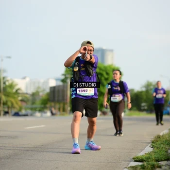 Runner Photo 8356973