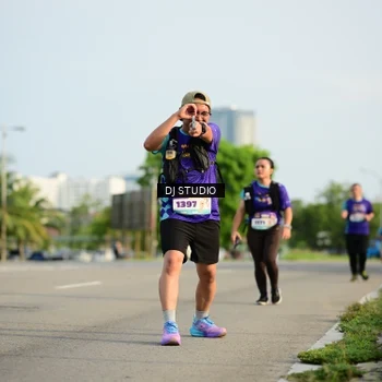 Runner Photo 8356974