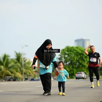 Runner Photo 8357022